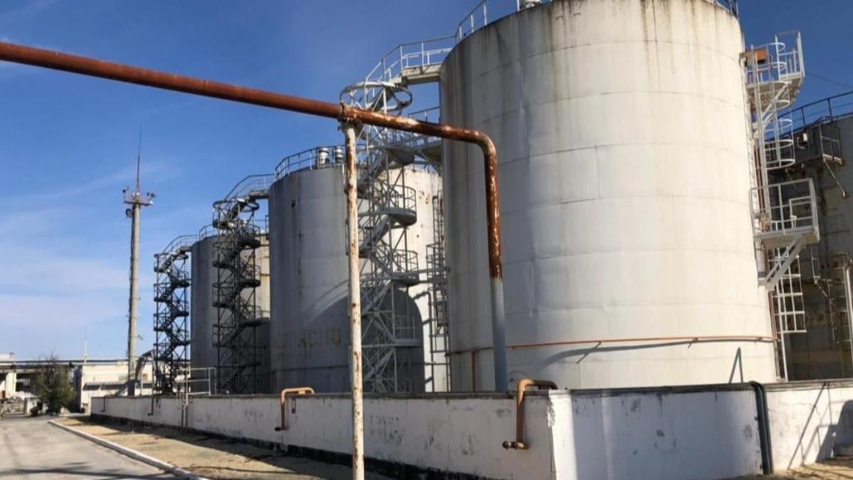 ДФС арестовала корпоративные права Glusco, которую связывают с Медведчуком ДФС арестовала корпоративные права Glusco, которую связывают с Медведчуком