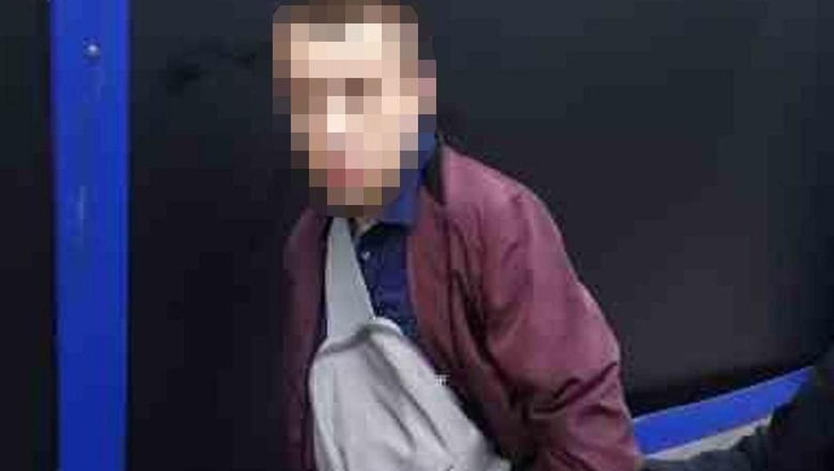 У Києві чоловік підпалив магазин та викрав телефон продавчині У Києві чоловік підпалив магазин та викрав телефон продавчині