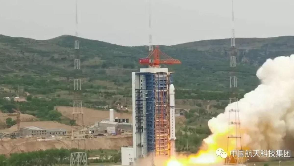 Китай вивів у космос мисливця на астероїди та ще 3 супутника