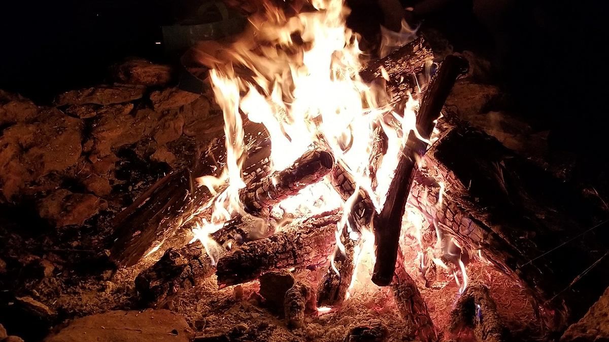 В Днепре мужчина разжег огонь в квартире: отключили газ В Днепре мужчина разжег огонь в квартире: отключили газ