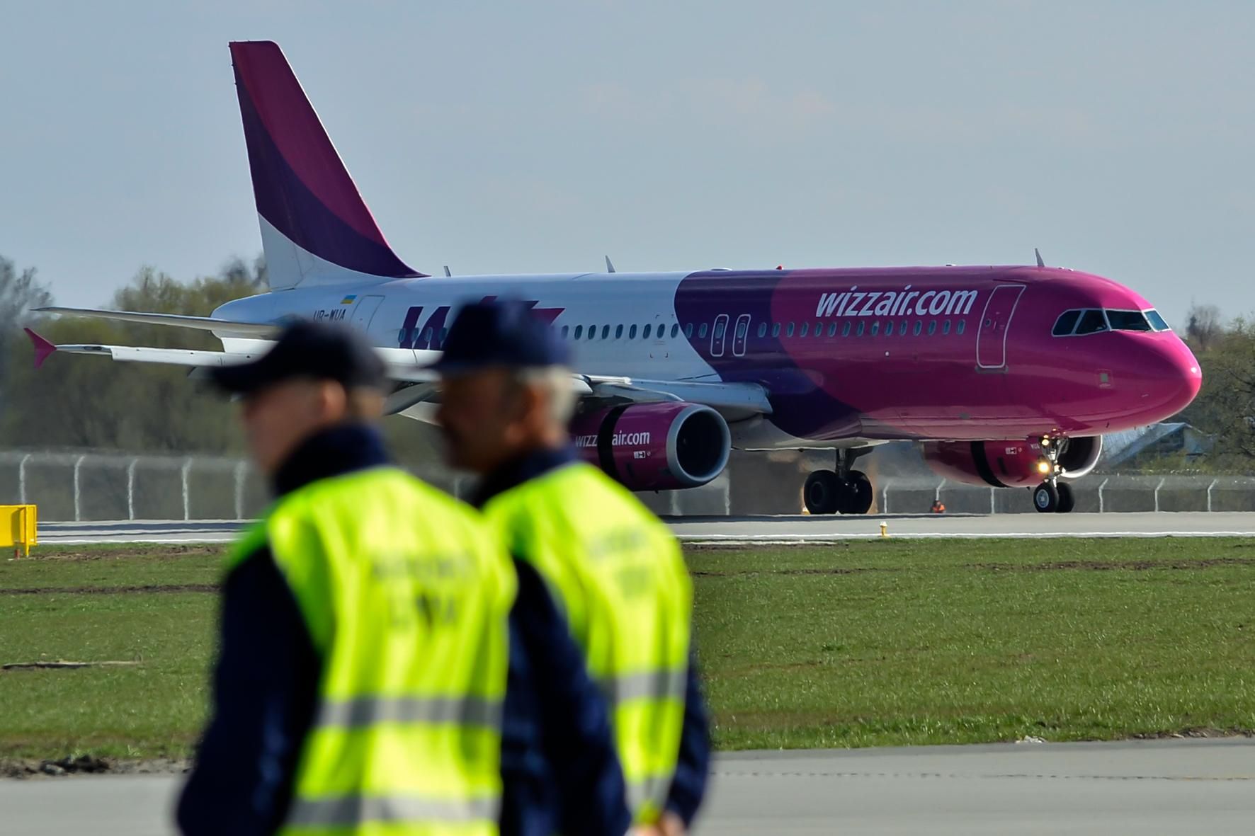 Літак Wizz Air Катовіце – Запоріжжя аварійно сів у Пижовіце Літак Wizz Air Катовіце – Запоріжжя аварійно сів у Пижовіце