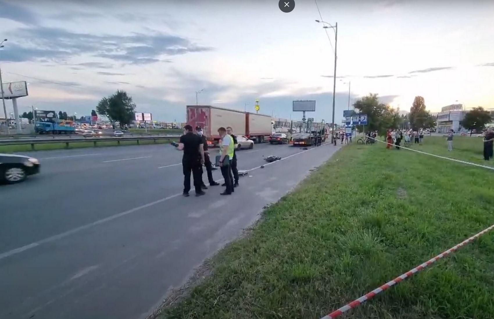 Пішоходу, який штовхнув під вантажівку лікаря у Києві, загрожує тюрма