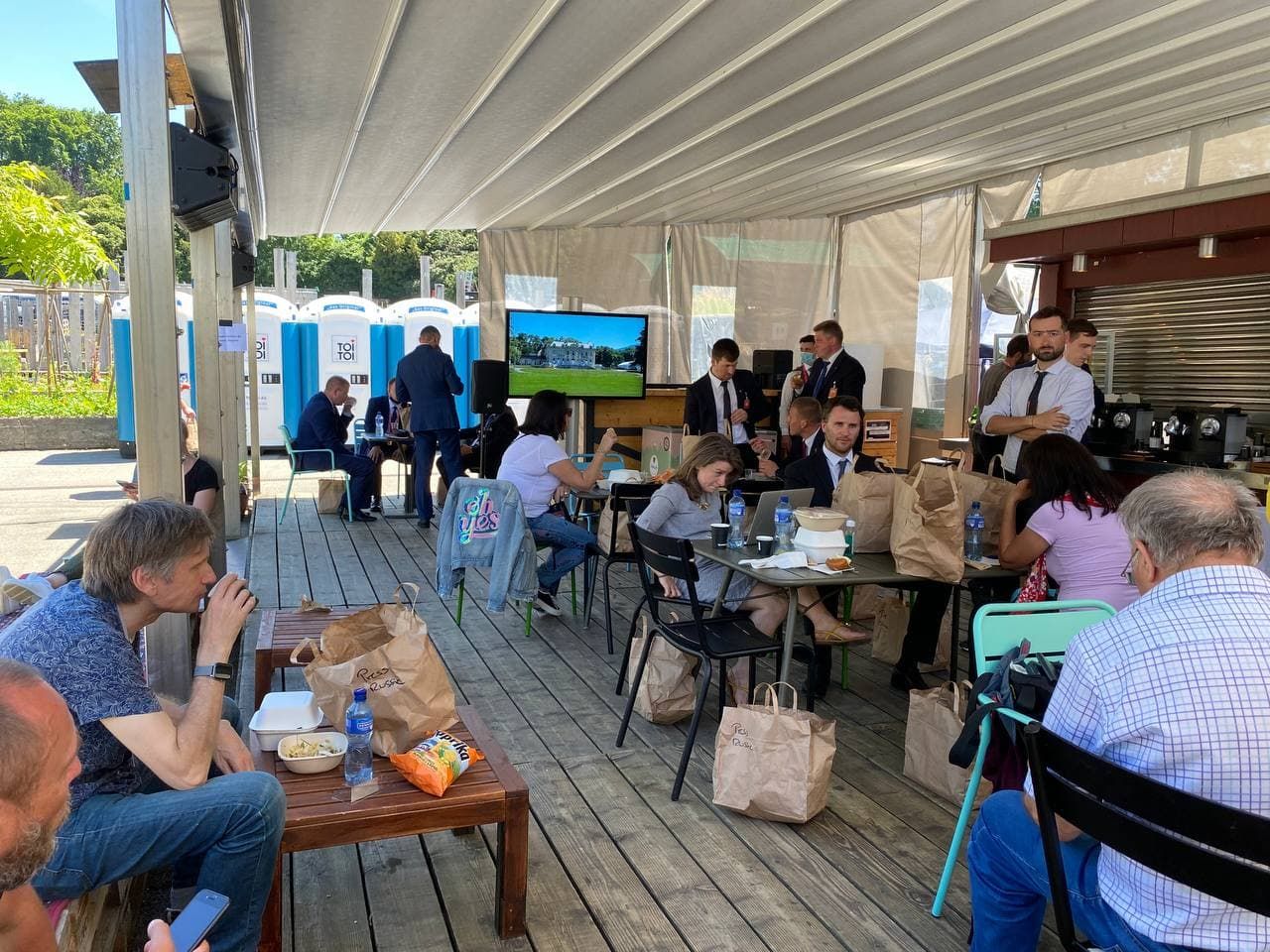 У Женеві кремлівським журналістам не увімкнули футбол за участю Росії У Женеві кремлівським журналістам не увімкнули футбол за участю Росії