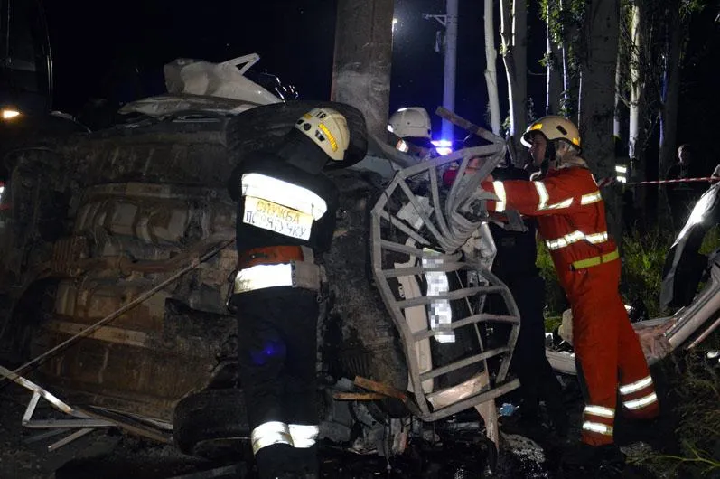 Рятувалиники витягнули людей Рятувалиники витягнули людей