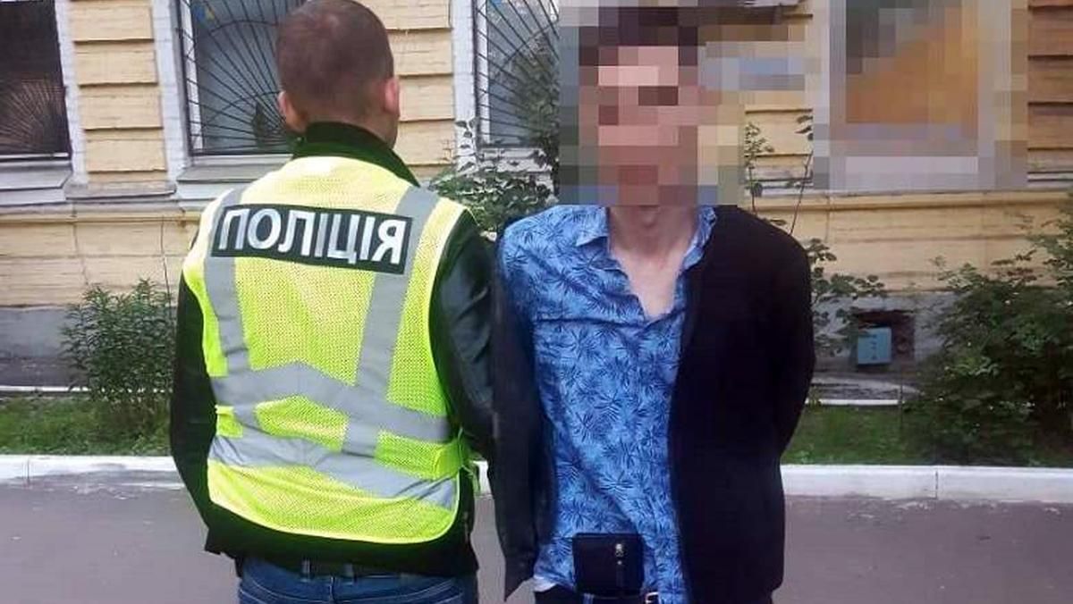 В Киеве иностранцы избили и ограбили киевлянина В Киеве иностранцы избили и ограбили киевлянина