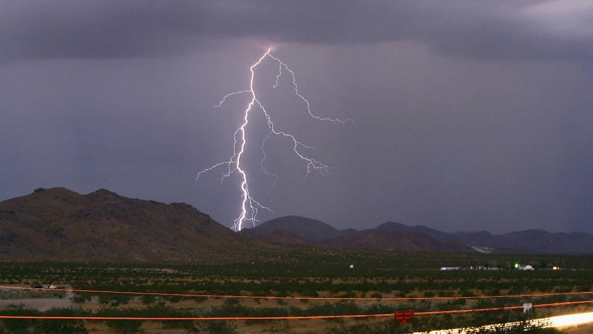 80 населенных пунктов - без электричества: объявили штормовое предупреждение 80 населенных пунктов - без электричества: объявили штормовое предупреждение