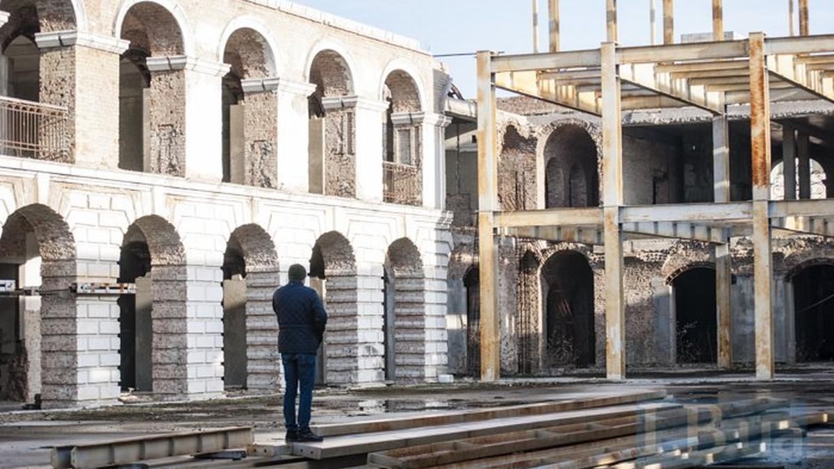 Гостинний двір у Києві передадуть мінкульту