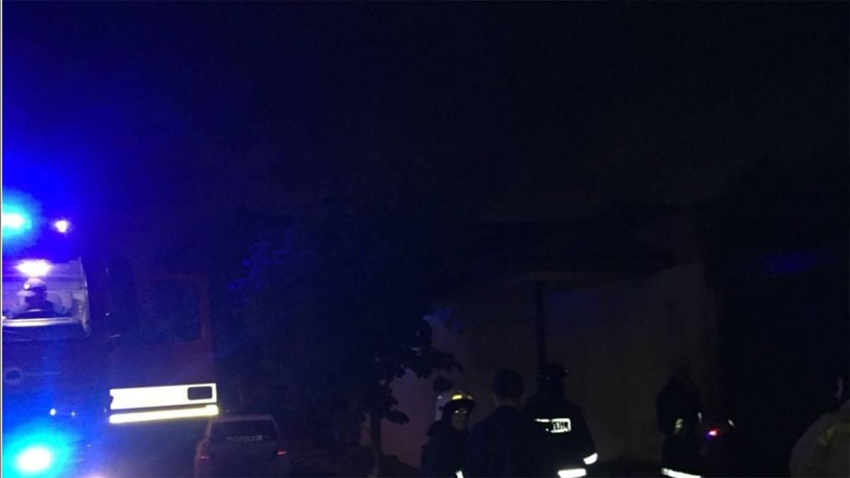 Підпалили гараж одеського активіста Колісніченка: фото Підпалили гараж одеського активіста Колісніченка: фото