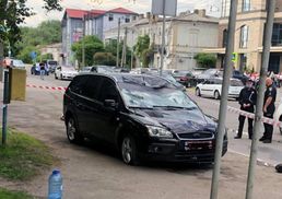 В Луцке на переходе авто сбило отца с сыновьями: 9-летний мальчик умер