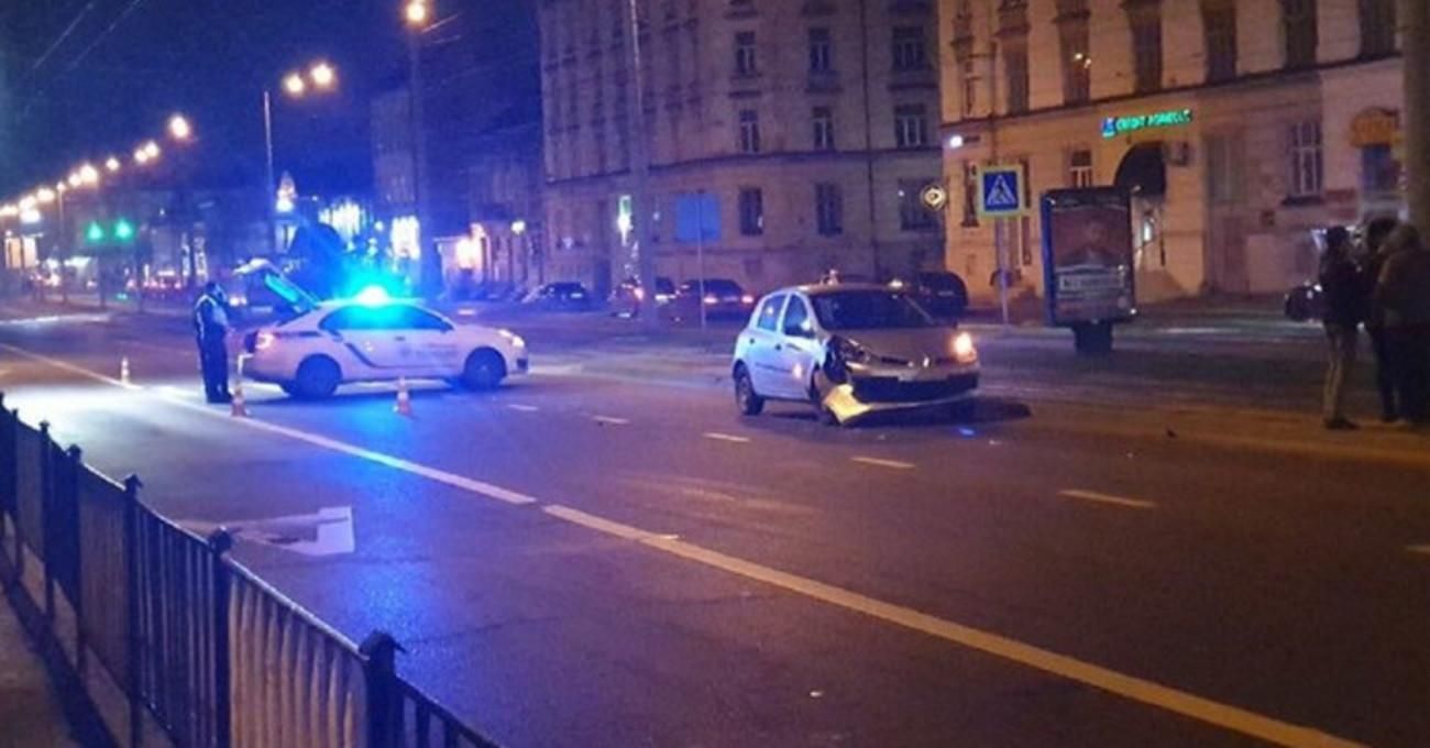 Збив львів'янина на переході: суд не позбавив таксиста Uber водійських прав Збив львів'янина на переході: суд не позбавив таксиста Uber водійських прав