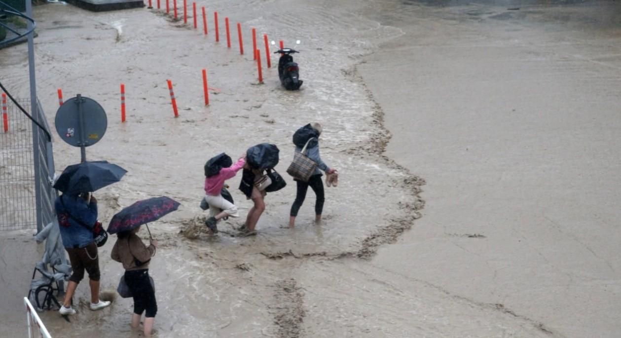 Чрезвычайное положение из-за непогоды в Ялте: как оккупанты повлекли нарушение экологии в Крыму Чрезвычайное положение из-за непогоды в Ялте: как оккупанты повлекли нарушение экологии в Крыму