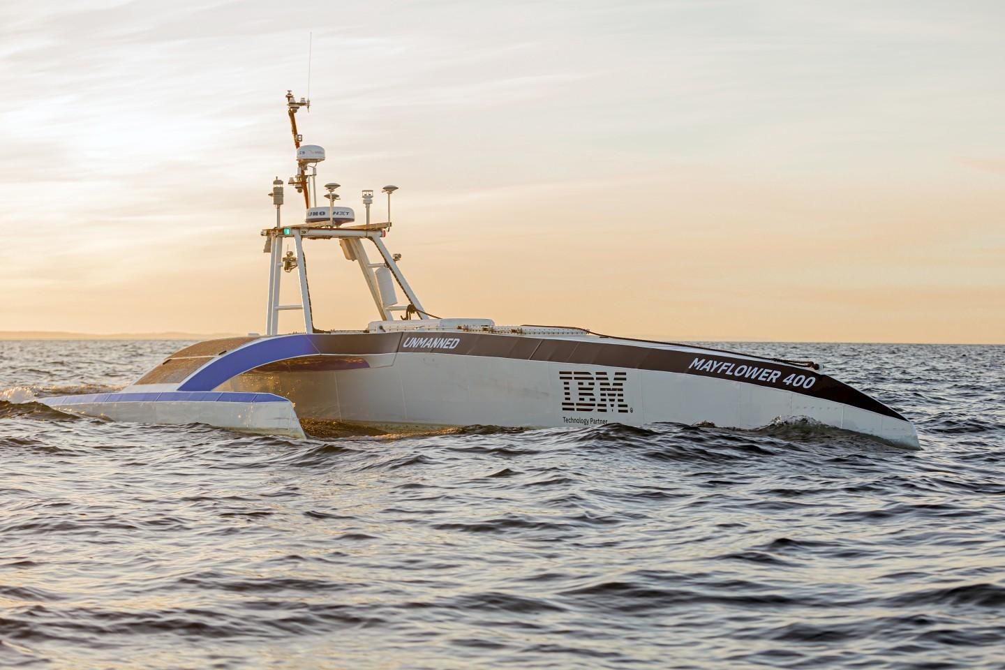 Корабель-дрон: автономне судно перетинає океан