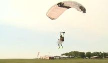 60 обнаженных прыжков с парашютом за 24 часа: американец установил мировой рекорд