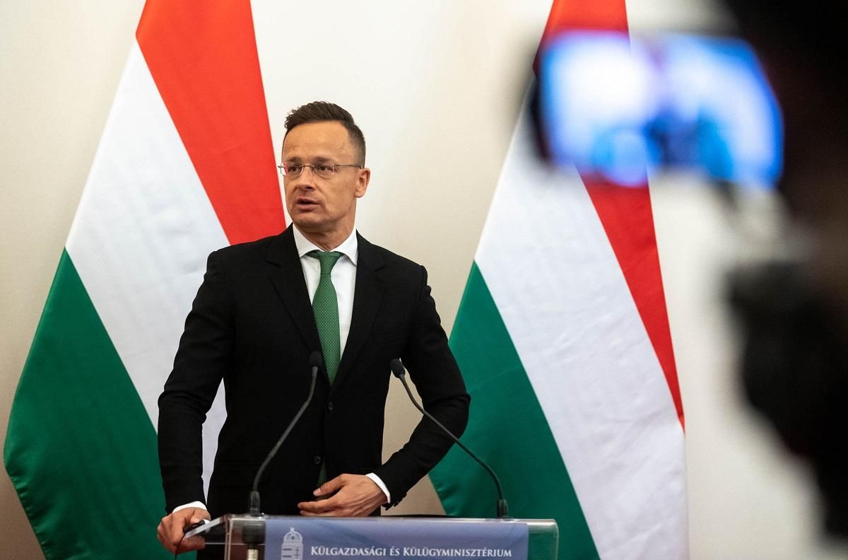 Глава МЗС Угорщини поскаржився на український Миротворець