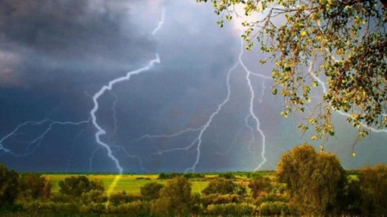 На Львівщині 22.06.2021 оголосили штормове попередження: прогнозують грозу