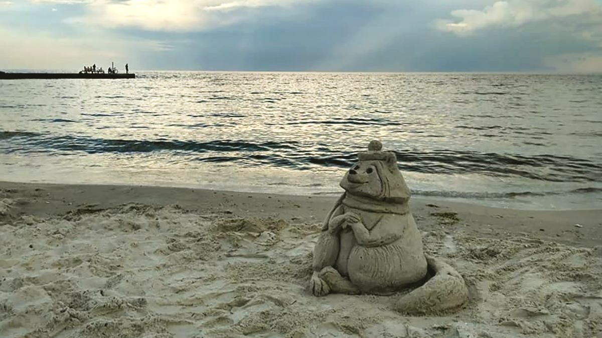 Скульптуры из песка на одесских пляжах: кто, зачем и как их создает