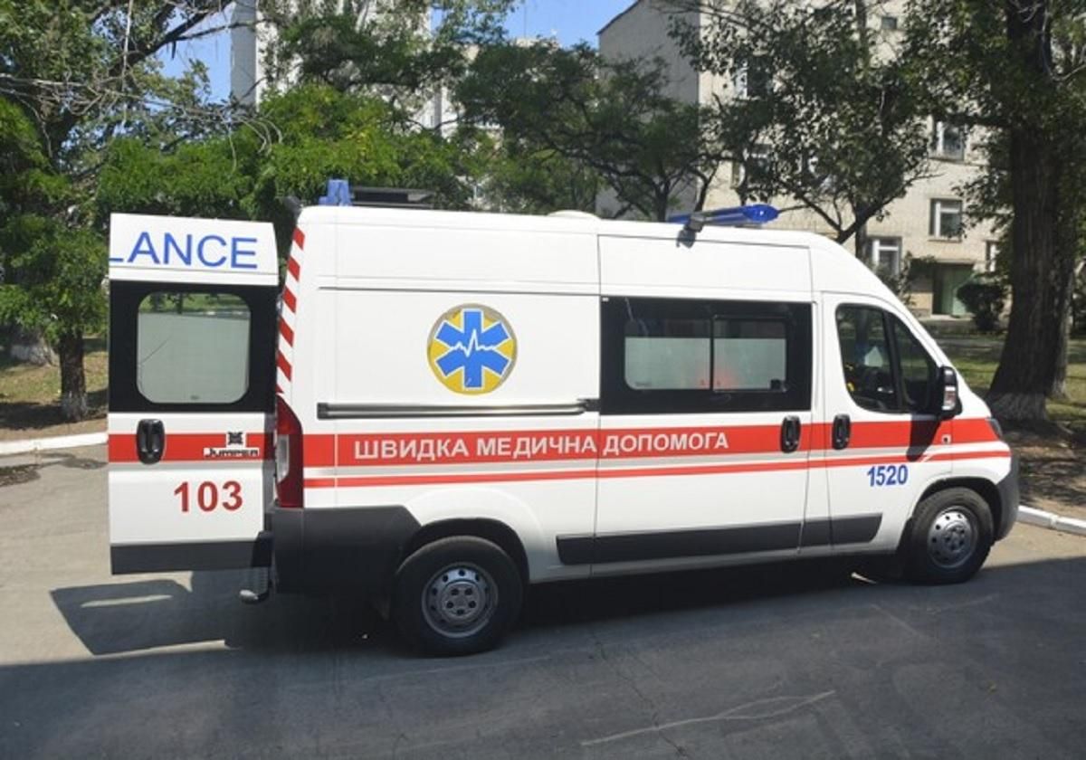 У Херсоні біля багатоповерхівок знайшли тіло 16-річного студента У Херсоні біля багатоповерхівок знайшли тіло 16-річного студента