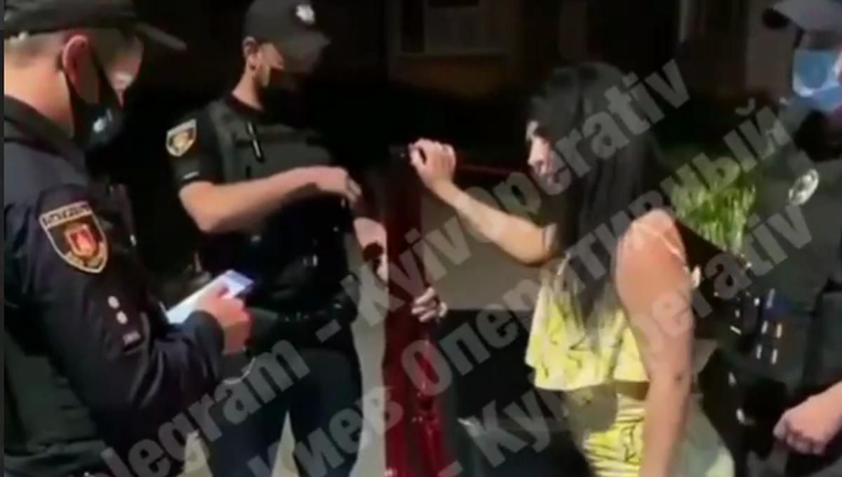 В Белой Церкви копы поймали за рулем крайне нетрезвую женщину В Белой Церкви копы поймали за рулем крайне нетрезвую женщину