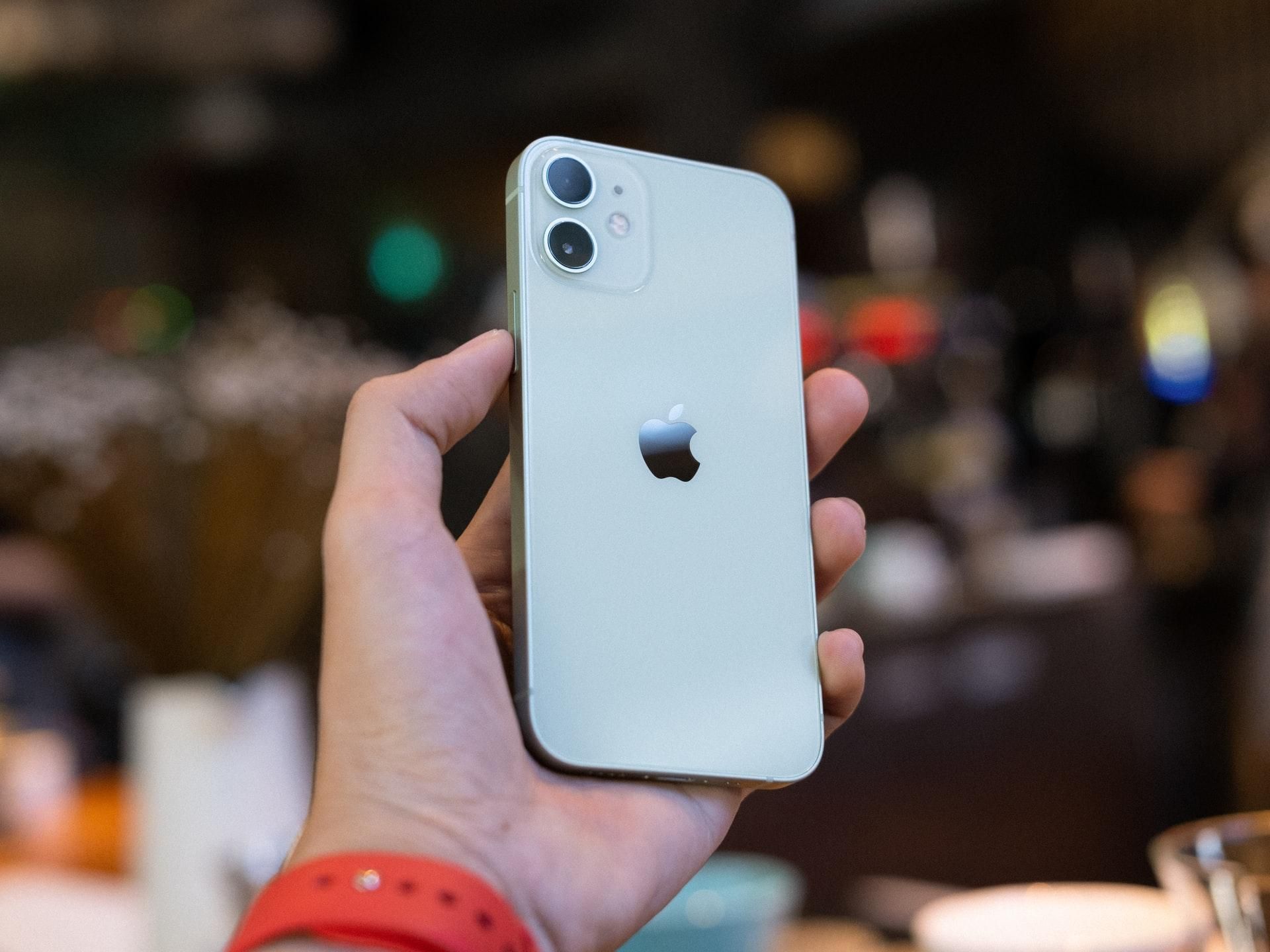 Почему Apple прекратила производство iPhone 12 mini