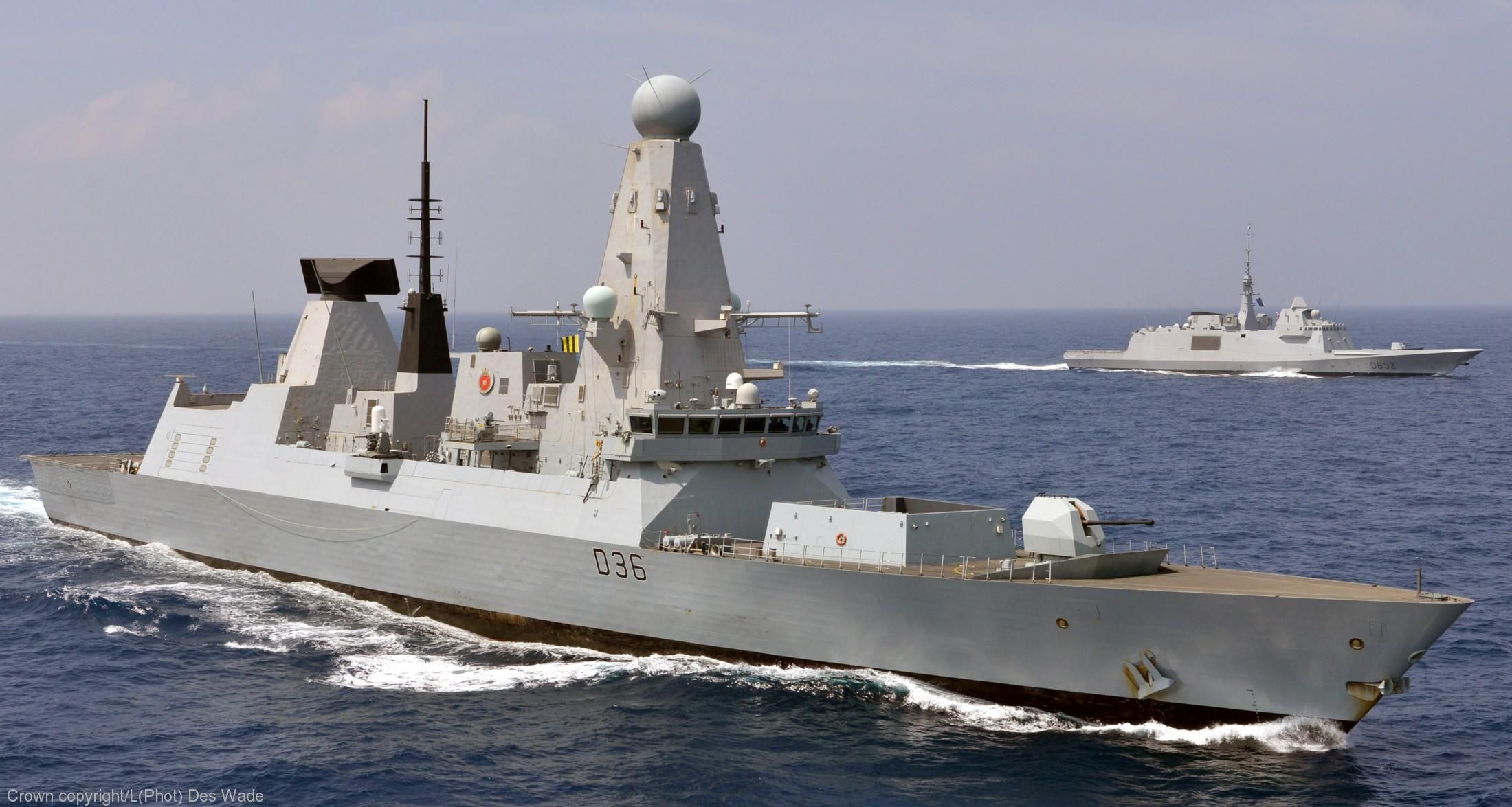 У Росії кажуть, що обстріляли есмінець Британії в Чорному морі У Росії кажуть, що обстріляли есмінець Британії в Чорному морі