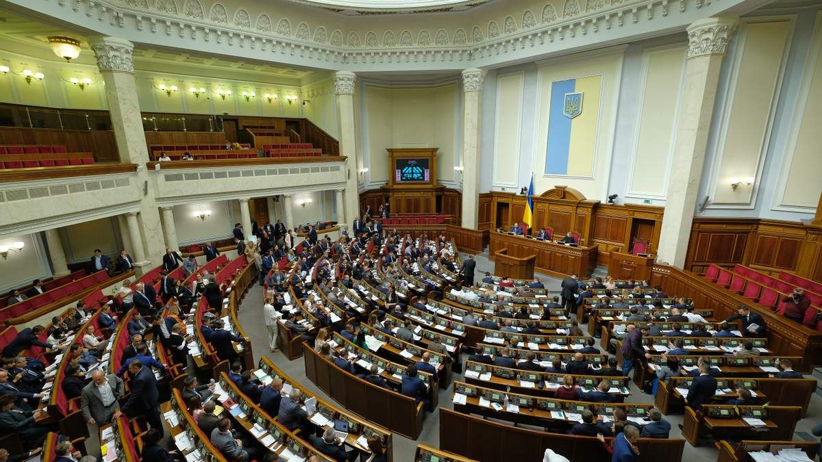 Депутати хочуть заборонити судам зупиняти дію санкцій РНБО