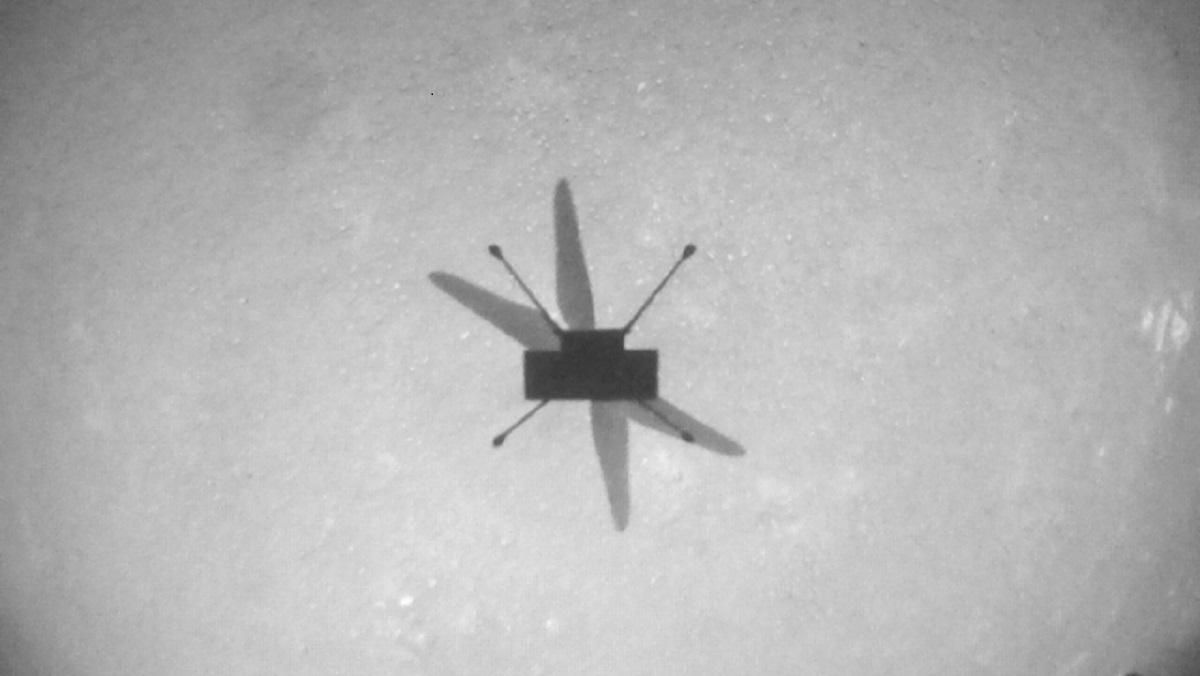 Ingenuity совершил самый длительный полет на Красной планете Ingenuity совершил самый длительный полет на Красной планете