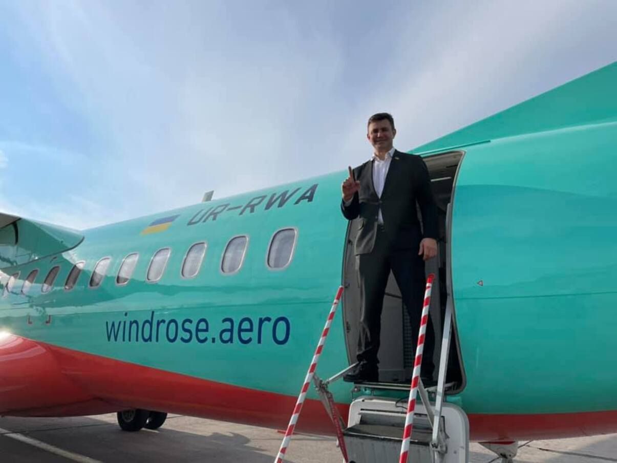 Передаю вітання тим, хто думає про мене, – Тищенко про затримку літака Передаю вітання тим, хто думає про мене, – Тищенко про затримку літака