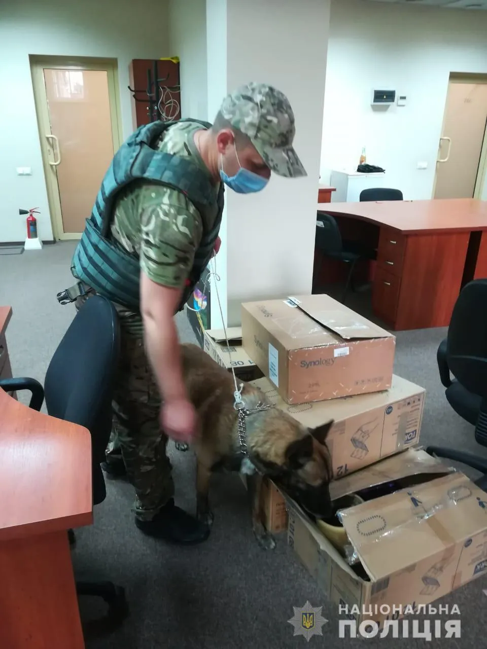 В Харкові замінували Офіси Брама Кінологи Шукали Вибухівка В Харкові замінували Офіси Брама Кінологи Шукали Вибухівка