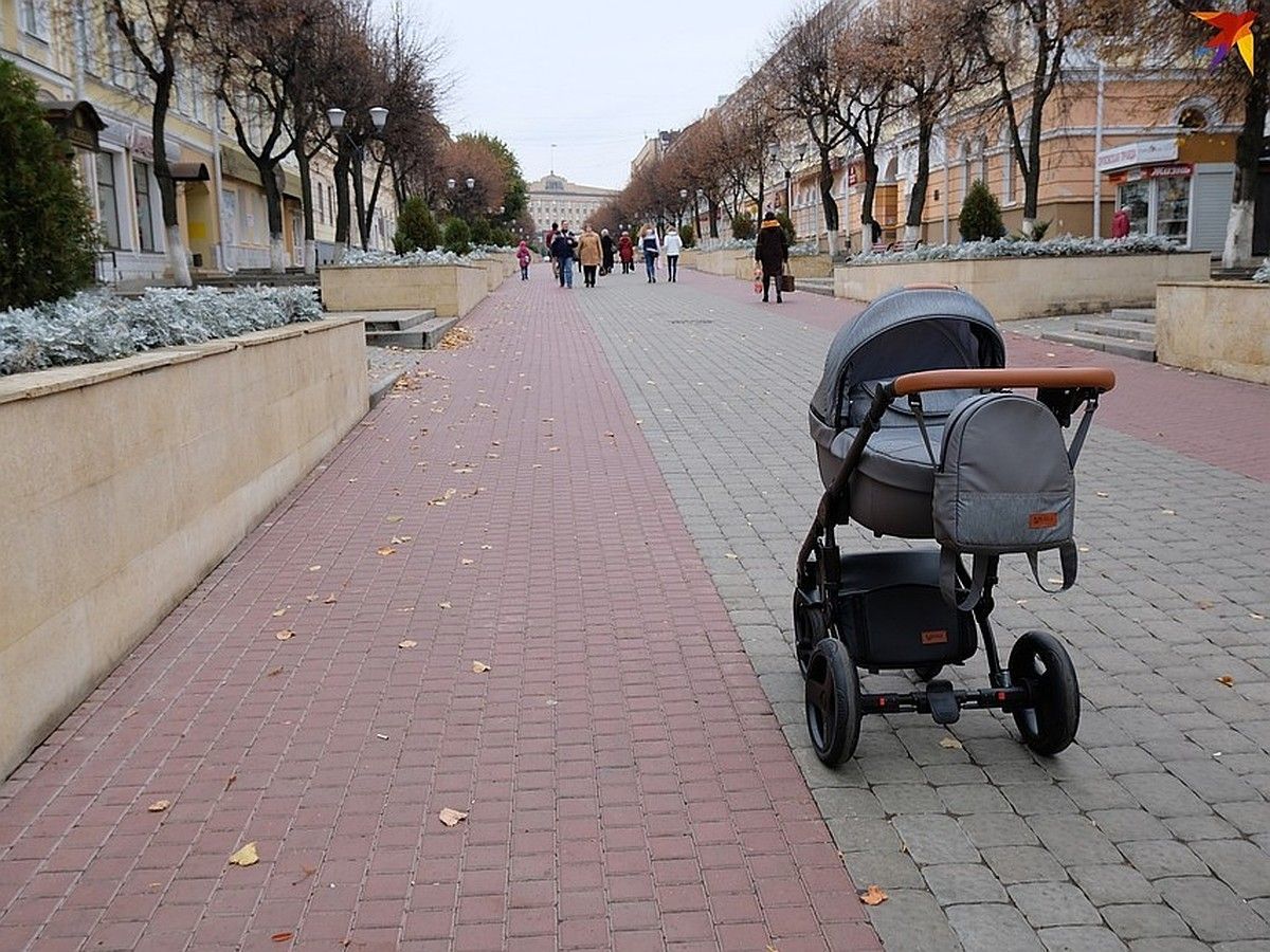 Малюк вилетів, – у Слов'янську водій збив візок з дитиною