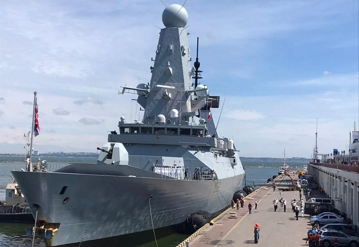 Журналист ВВС рассказал об угрозах россиян британском эсминцу Журналист ВВС рассказал об угрозах россиян британском эсминцу