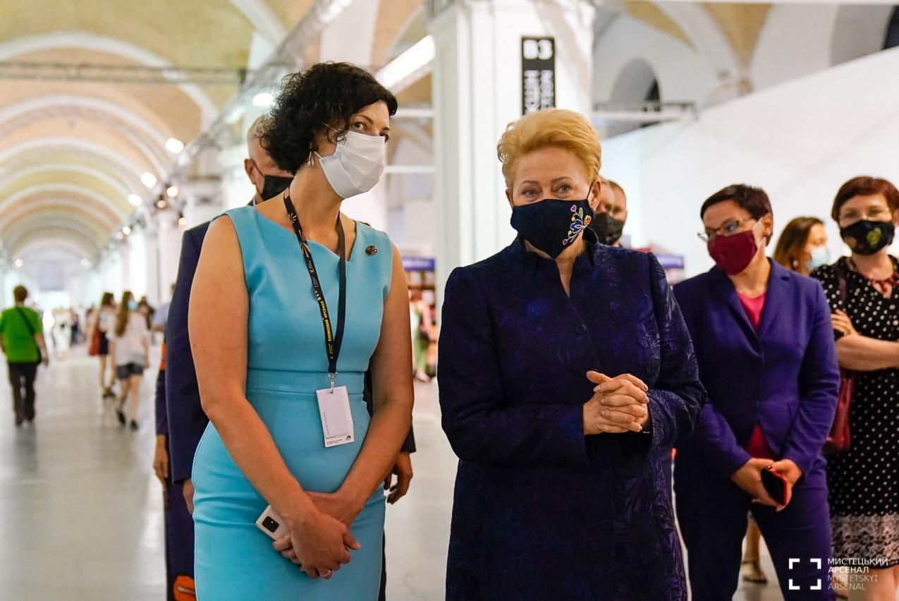 Книжный Арсенал дома: смотреть онлайн Книжный Арсенал дома: смотреть онлайн