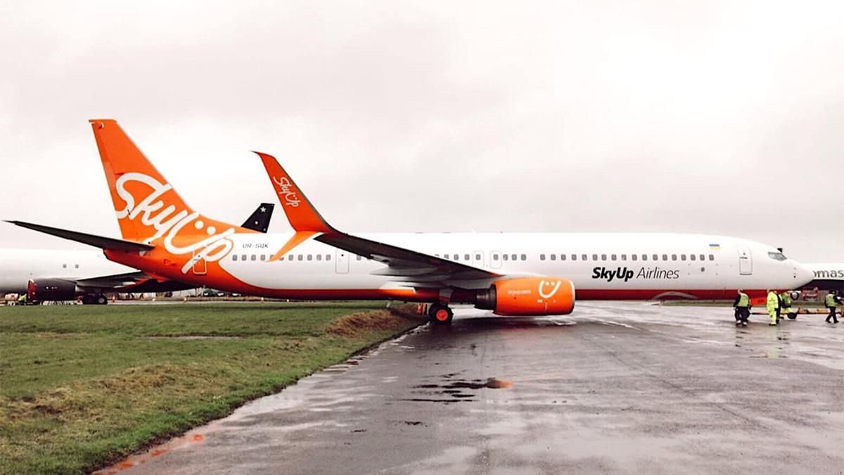 Самолет SkyUp вернулся в Борисполь из-за технической неисправности