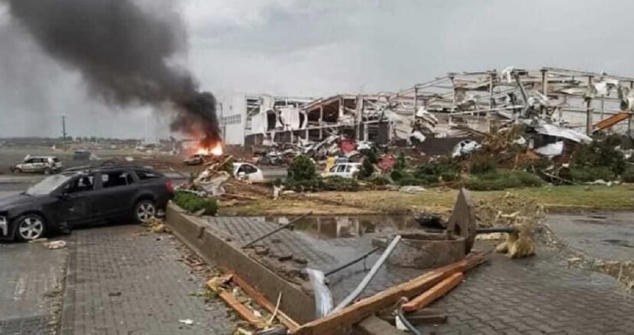 Ужасный торнадо в Чехии: количество пострадавших возросло Ужасный торнадо в Чехии: количество пострадавших возросло