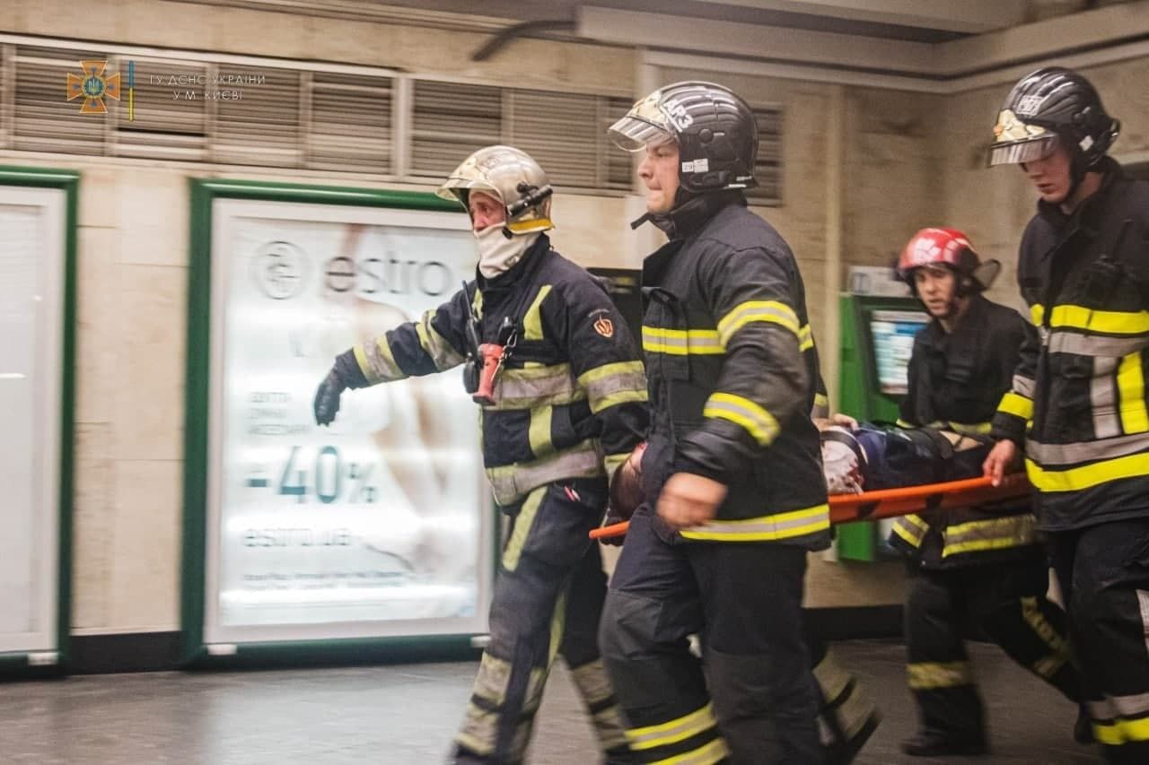 В метро на Майдане Независимости человек упал под поезд