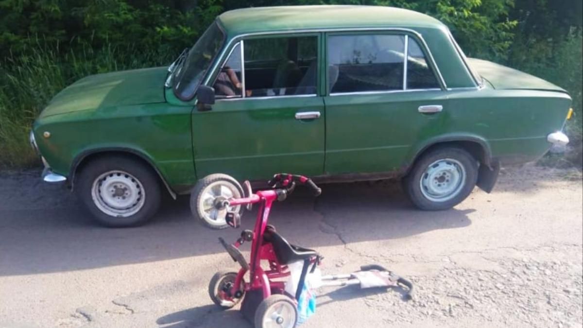 В Хмельницкой области ВАЗ сбил мать с 3-летним ребенком