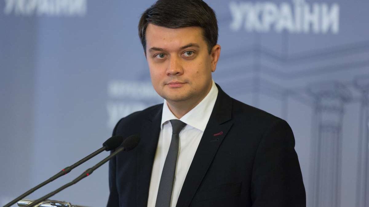 Разумков до сих пор считает себя членом команды Зеленского Разумков до сих пор считает себя членом команды Зеленского