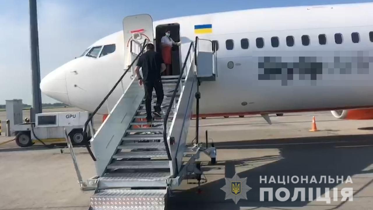 Кримінального авторитета із списку РНБО депортували з України Кримінального авторитета із списку РНБО депортували з України