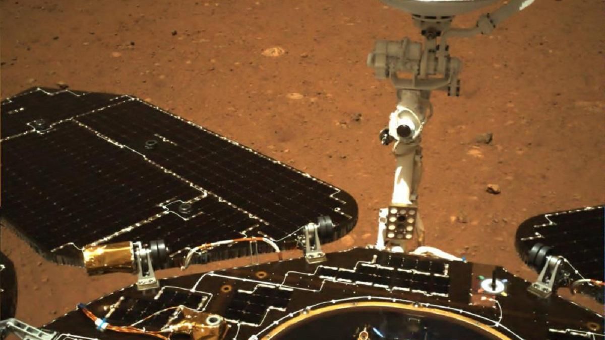 Китайский ровер Zhurong на Марсе – фото NASA