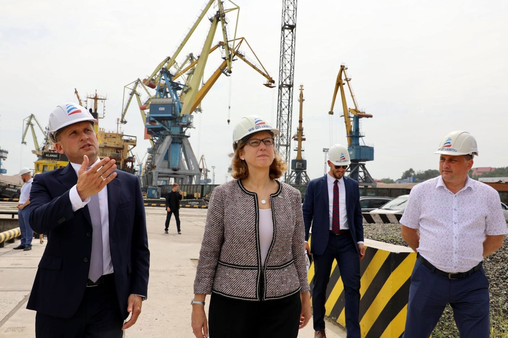 Крістіна Квін: Росія знову атакує суверенітет України Крістіна Квін: Росія знову атакує суверенітет України