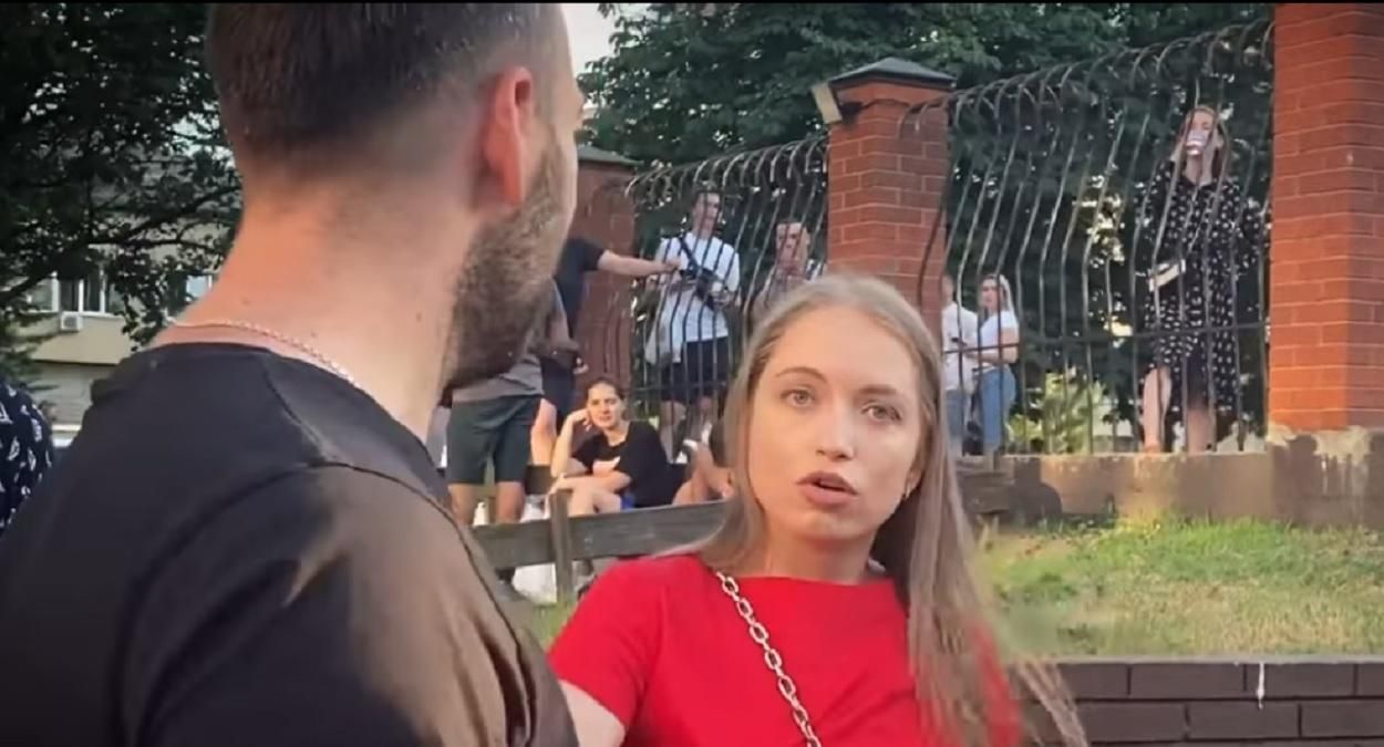 Ебанутые, - неадекватная фанатка Басты устроила истерику: видео Ебанутые, - неадекватная фанатка Басты устроила истерику: видео