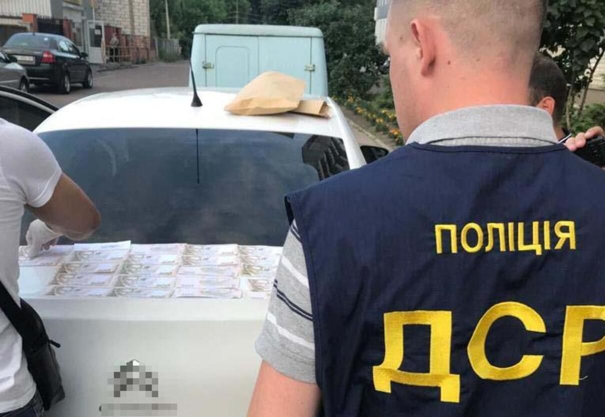 В Житомире директора коммунального предприятия поймали на взятке В Житомире директора коммунального предприятия поймали на взятке