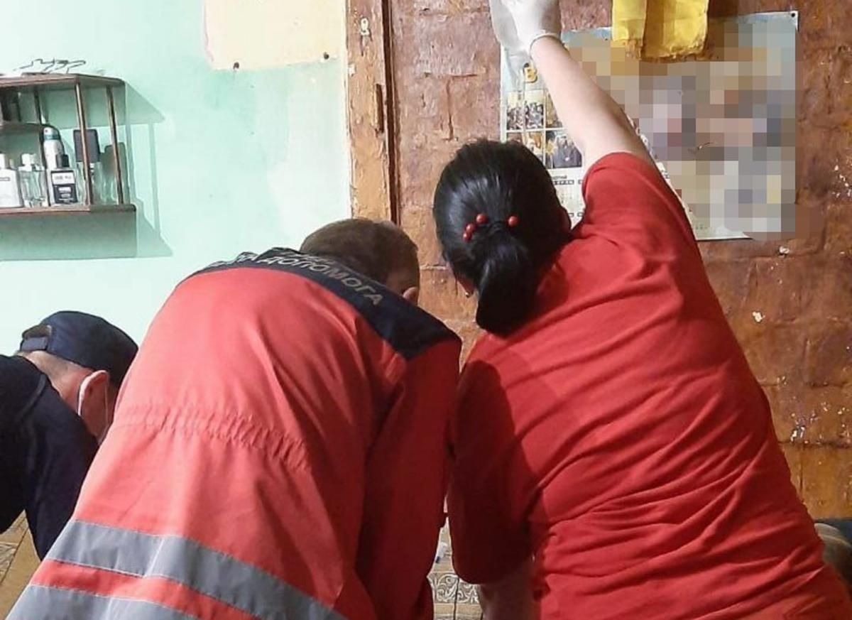 В Івано-Франківську жінка на очах у сина вдарила чоловіка ножем В Івано-Франківську жінка на очах у сина вдарила чоловіка ножем