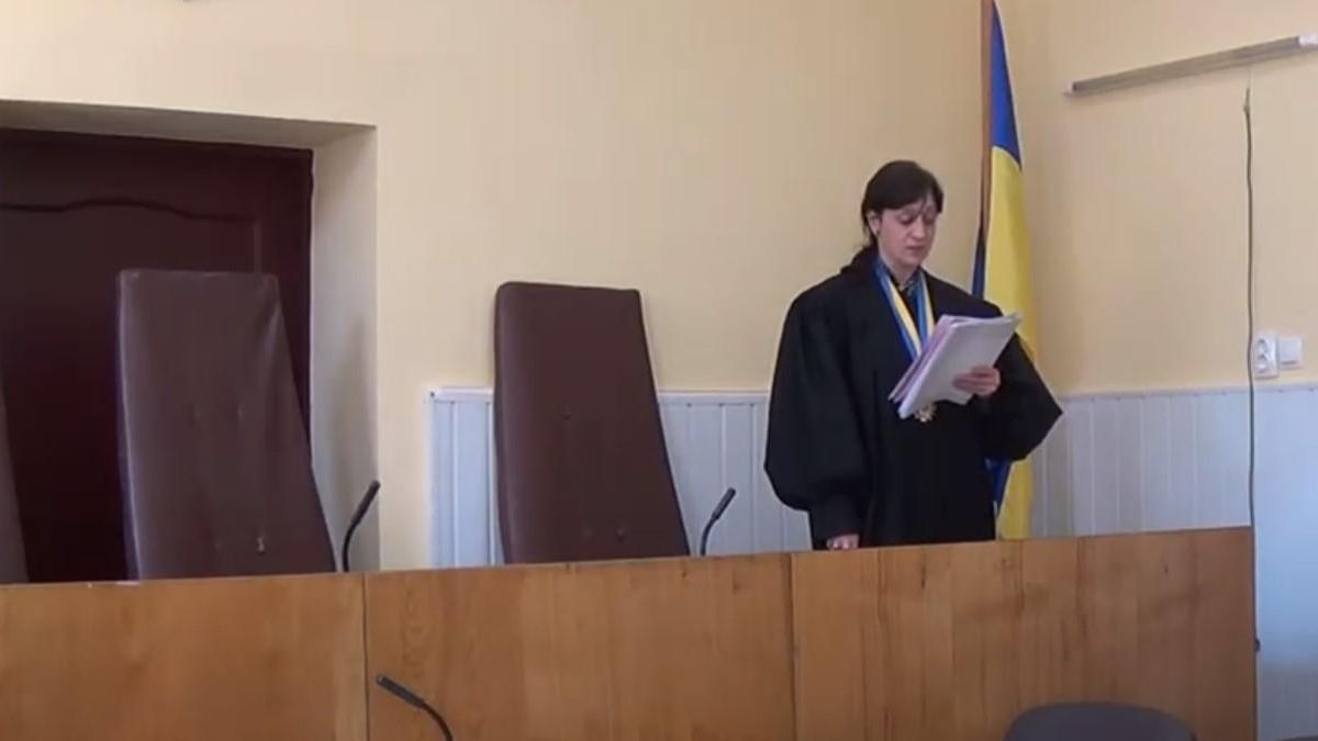 На Закарпатті суддя Марусяк облаяла слідчого поліції: відео 18+