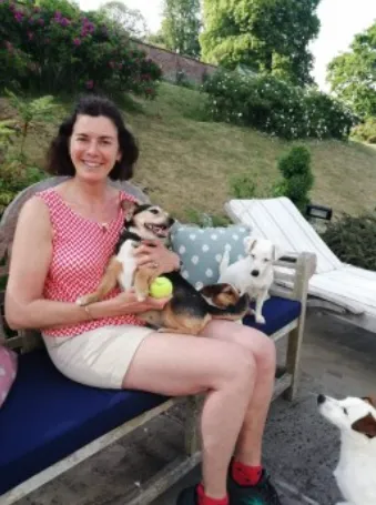 Через 11 лет собака вернулась к владелице Через 11 лет собака вернулась к владелице