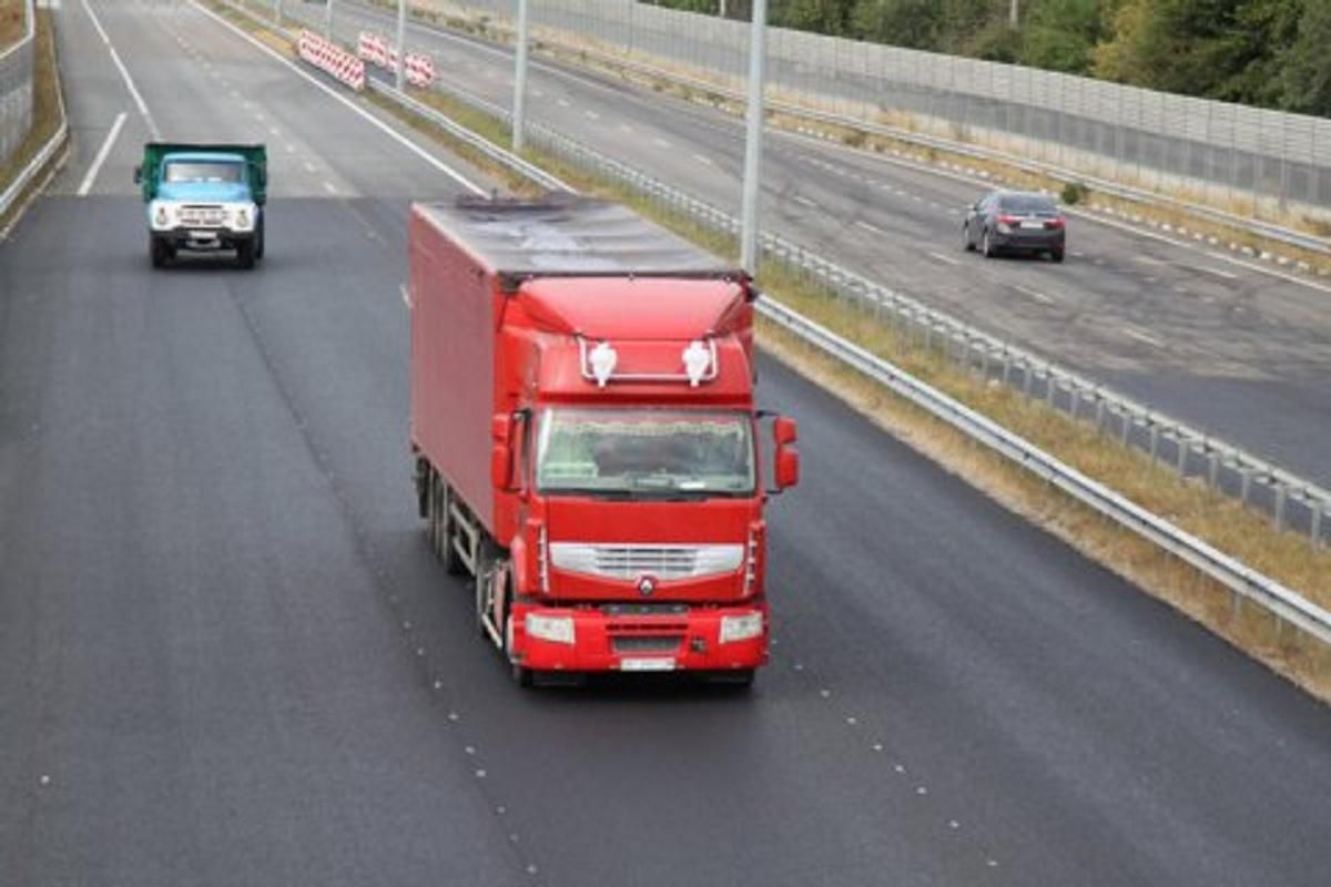 Зеленський підписав закон про габаритно-ваговий контроль Зеленський підписав закон про габаритно-ваговий контроль