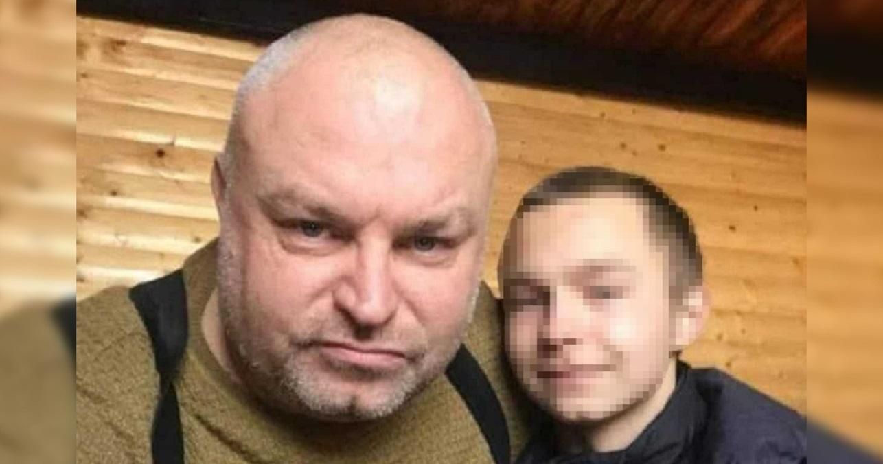 Сын мужчины, что облил преподавательницу фекалиями, пошел в полицию Сын мужчины, что облил преподавательницу фекалиями, пошел в полицию