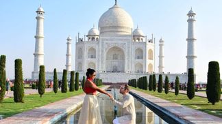 Мужчина спас незнакомку из океана и через год на ней женился: трогательная история