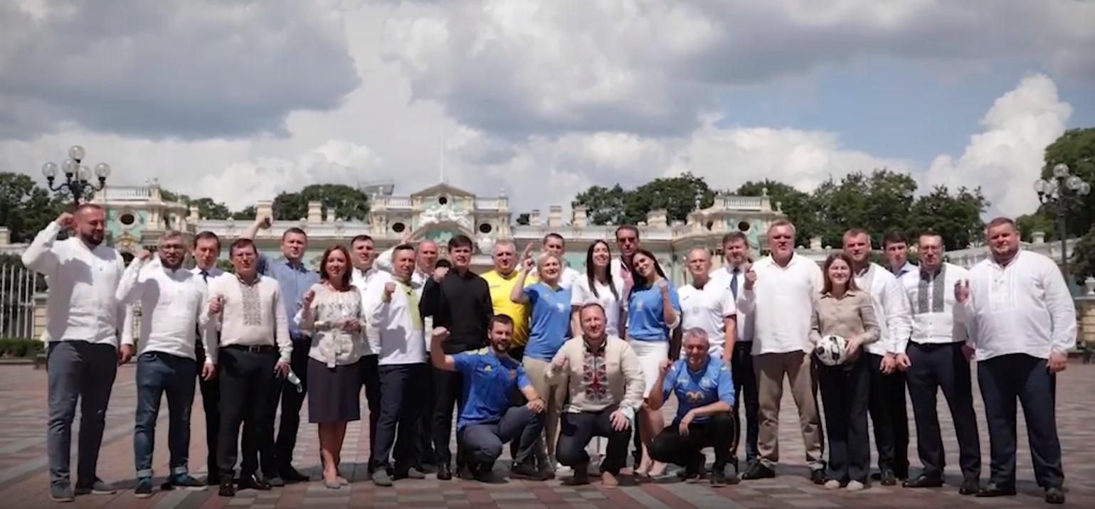 Известные украинцы записали видео для сборной перед игрой со Швецией Известные украинцы записали видео для сборной перед игрой со Швецией