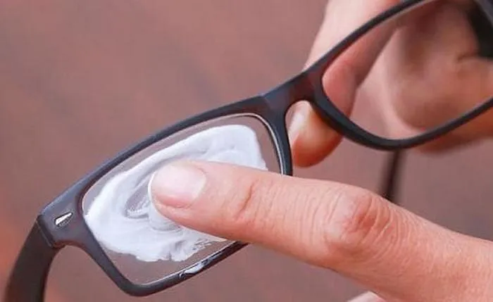 Витираємо окуляри Витираємо окуляри