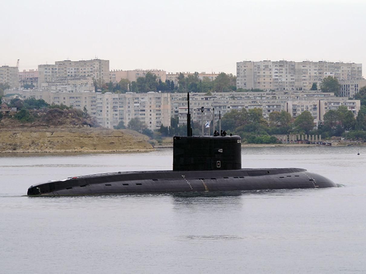 Росія вивела у Чорне море підводний човен Колпіно під час Сі Бриз